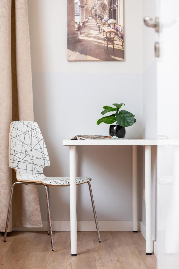 Central Planty Park Apartment Lobzowska By Noclegi Renters Krakow Ngoại thất bức ảnh